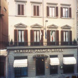 Vista exterior Strozzi Palace Fotos