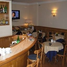 Bar Leopardi Fotos