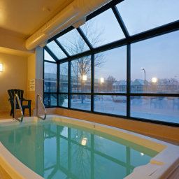 Pool La Quinta Inn & Suites Boston Somerville Fotos