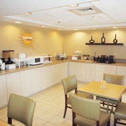 Ristorante La Quinta Inn & Suites Boston Somerville Fotos