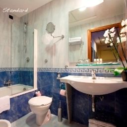 Camera da bagno Tiberio Grand Hotel Fotos