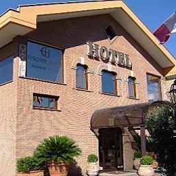 Widok zewnętrzny Euro House Inn Airport Fotos