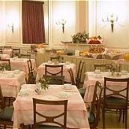 Salle du petit-déjeuner située dans le restaurant Bettoja Massimo D'Azeglio Fotos