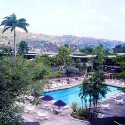 Pool Hilton Trinidad  Conference Centre Fotos