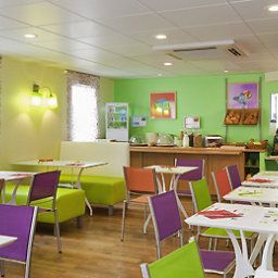 Salle du petit-déjeuner située dans le restaurant ibis Styles Bourg en Bresse (ex all seasons) Fotos
