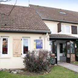 Vista exterior Kyriad Dijon Quetigny Fotos