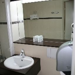 Camera da bagno Kyriad Orléans Nord Saran Fotos