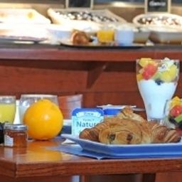 Buffet Kyriad Orléans Nord Saran Fotos