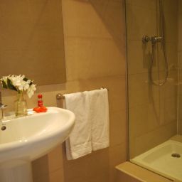 Cuarto de baño Medium Monegal Fotos
