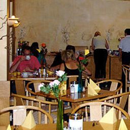 Sala de desayuno en el restaurante Batavia Fotos