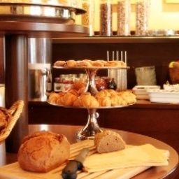 Buffet Das Reinisch Bed&Breakfast Airport Fotos