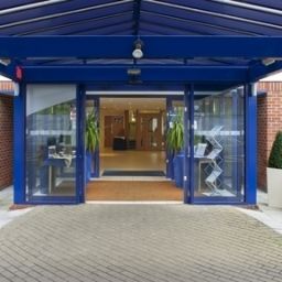 Vista exterior Holiday Inn Express CANTERBURY Fotos
