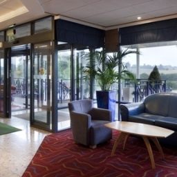 Холл JCT.9 Holiday Inn LUTON-SOUTH M1 Fotos