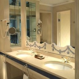 Cuarto de baño M`AR De AR Muralhas Fotos