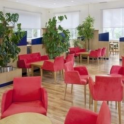 Salle du petit-déjeuner située dans le restaurant Holiday Inn Express ALICANTE Fotos
