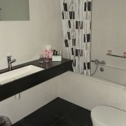 Salle de bains De Magneet Fotos