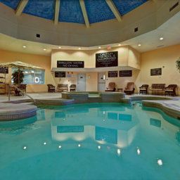 Basen ON Radisson Hotel & Suites Fallsview Fotos
