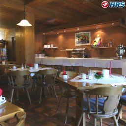 Salle du petit-déjeuner située dans le restaurant Alter Wirt Landgasthof Fotos