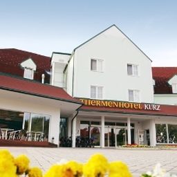 Exterior view Thermenhotel Kurz Fotos