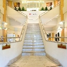 Halle Ramada Plaza London Gatwick Fotos