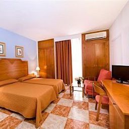 Habitación Monarque El Rodeo Fotos