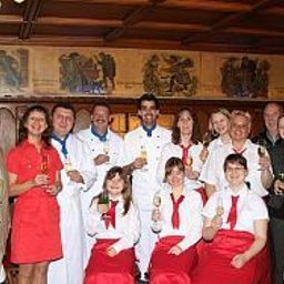 Salle du petit-déjeuner située dans le restaurant Zum Löwen Gasthaus Fotos
