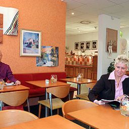 Breakfast room within restaurant ibis Wuppertal City Fotos