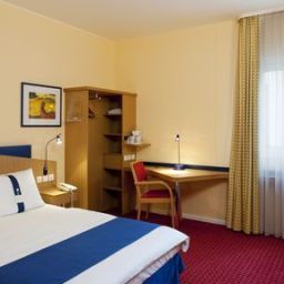 Room Holiday Inn Express FRANKFURT AIRPORT Fotos