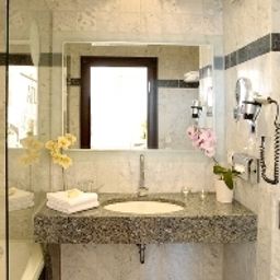 Badezimmer Atlas Garni Fotos