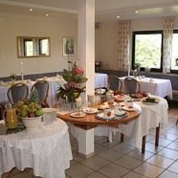 Frühstücksraum im Restaurant Schweizerhof Gästehaus Fotos