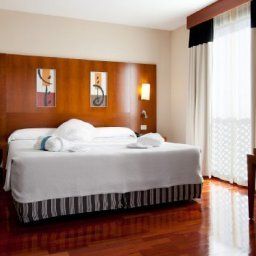 Suite NH MALAGA Fotos