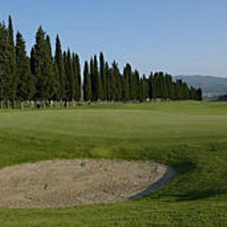 Vista exterior UNA Hotel Poggio dei Medici Golf & Resort Fotos