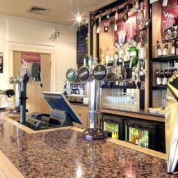 Bar Holiday Inn LEEDS - BRIGHOUSE Fotos