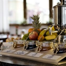 Buffet Herzog Wilhelm Tannenbaum Fotos