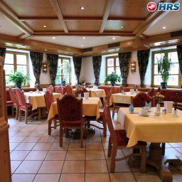 Salle du petit-déjeuner située dans le restaurant Alter Wirt Fotos