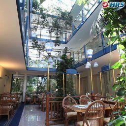 Breakfast room within restaurant Duenenhaus Wellnesshotel Fotos