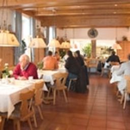Sala de desayuno en el restaurante Neuer am See Fotos