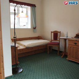 Room Brauner Hirsch Fotos