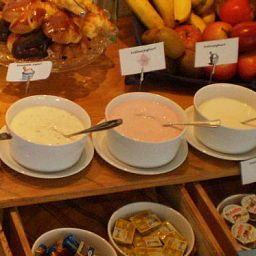 Buffet Kaiserhof Tagen und Schlafen Fotos