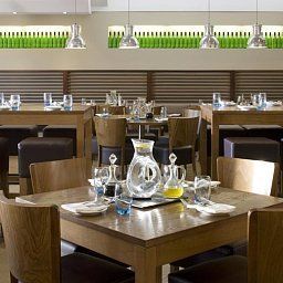 Salle du petit-déjeuner située dans le restaurant De Vere Venues Theobalds Park Fotos