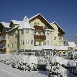Außenansicht Herbst Familienhotel Fotos