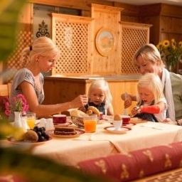 Restaurant Herbst Familienhotel Fotos