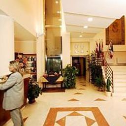 Hall Semifonte Fotos