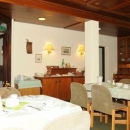 Salle du petit-déjeuner Rheingauer Tor Garni Fotos