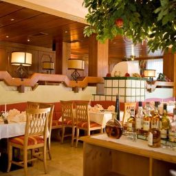 Breakfast room within restaurant Schützenhof Fotos