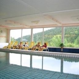 Pool Grüner Baum Fotos