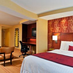 Room Courtyard Albany Thruway Fotos