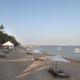  Puri Santrian Fotos