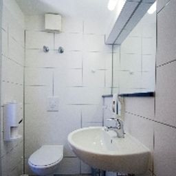 Bathroom Transit Loft Internationales Jugendhotel Fotos