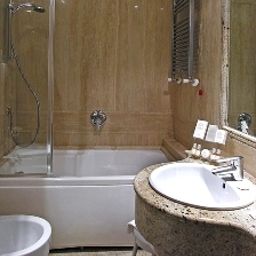 Łazienka Pinewood Hotel Rome Fotos